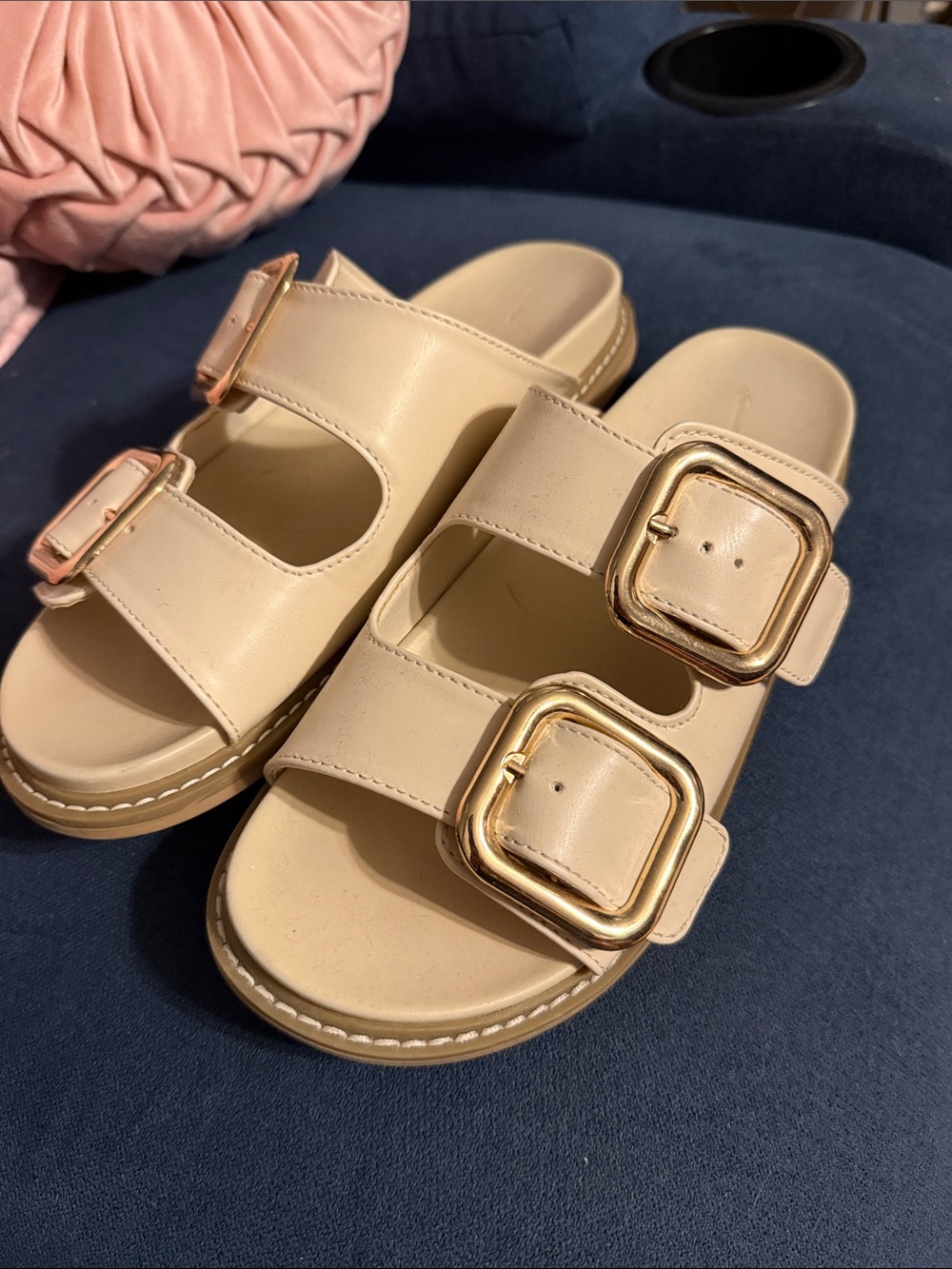 Universal threads double buckle sandal